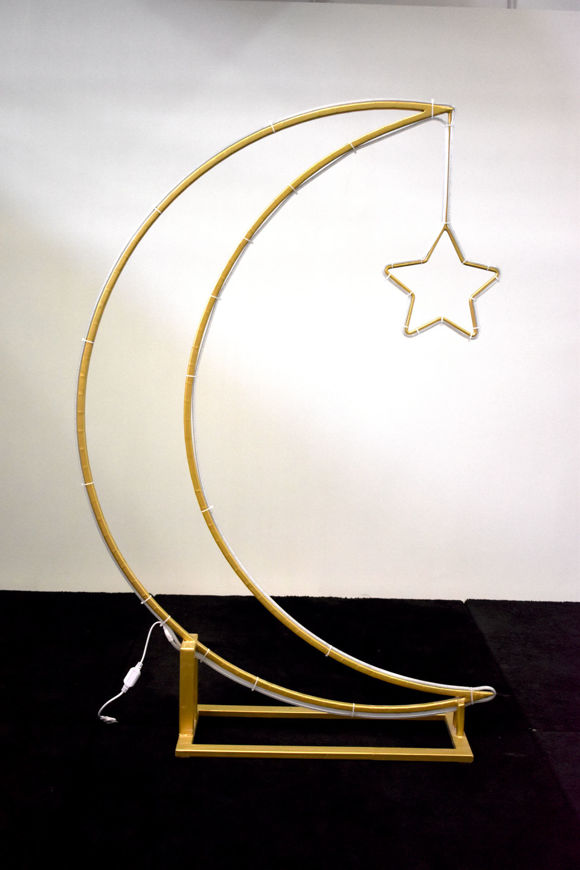 Picture of Crescent with lighting