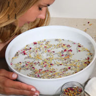 Picture of Vegan Petals with Steam Rose Petals for Face
