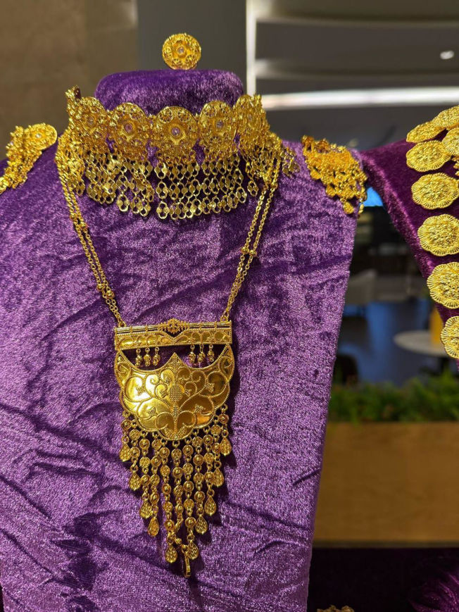 Picture of Gold Set1