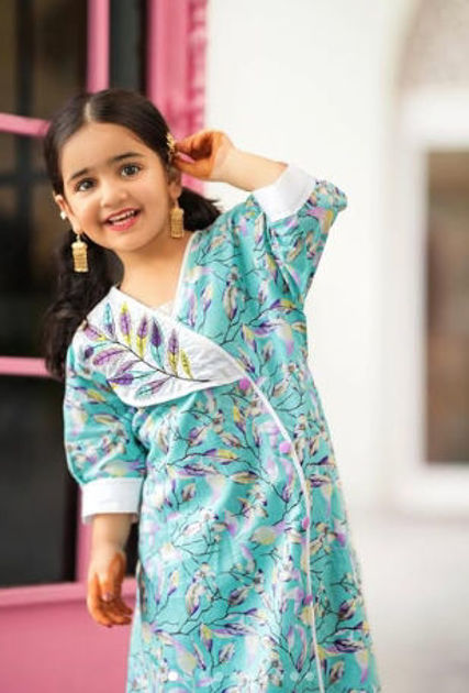 Picture of Elegant heritage satin mukhiras for occasions 