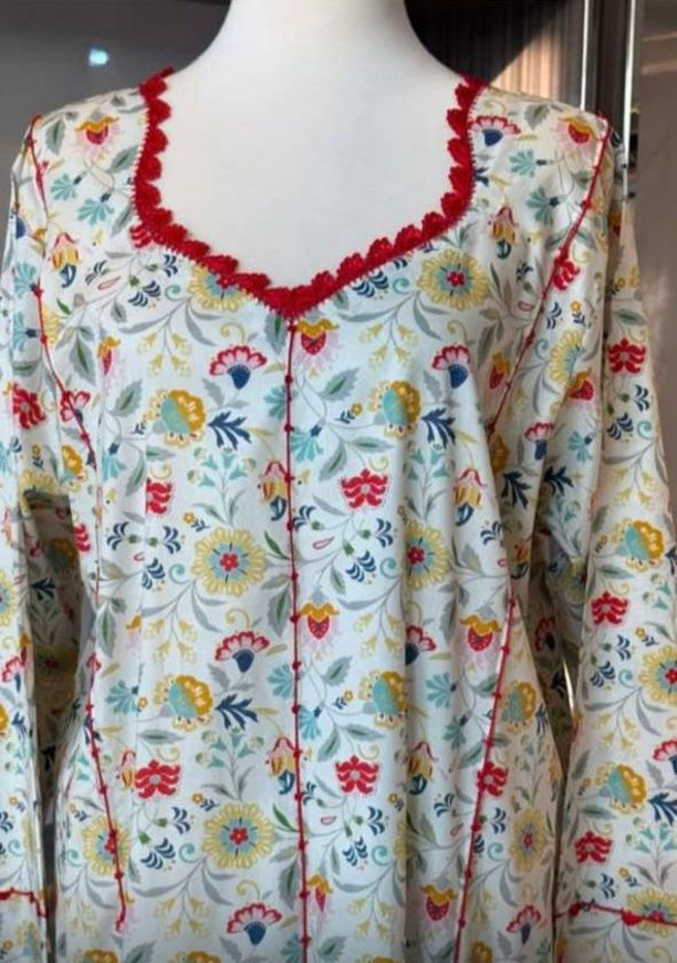 Picture of Galabia decorated with crochet