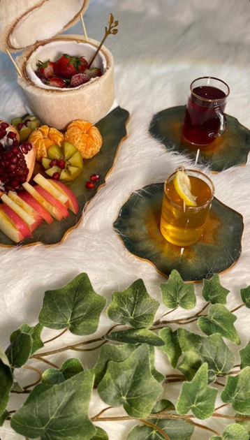 Picture of Green Leaf Plates