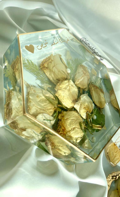 Picture of Gold rose frame