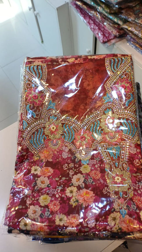 Picture of Piece printed in flowers