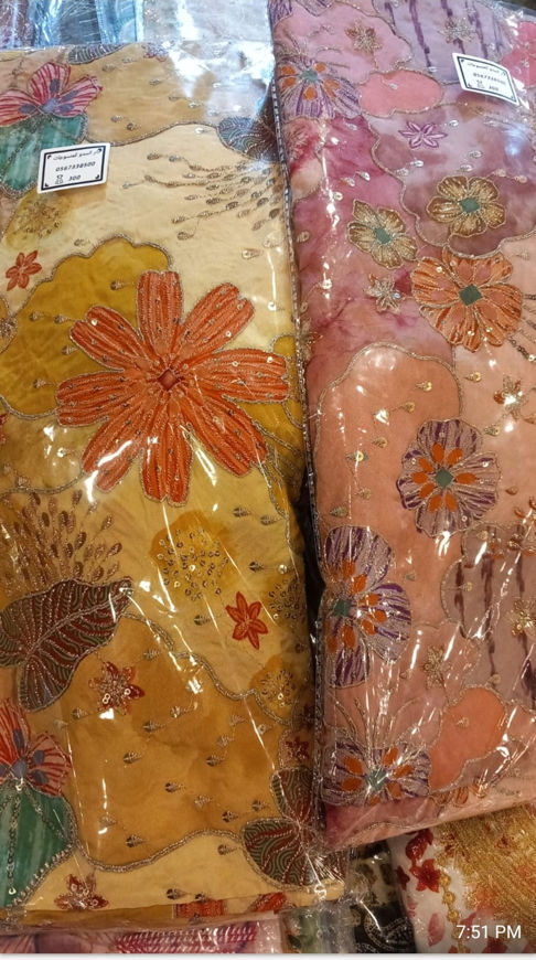 Picture of Pieces of silk with lobes