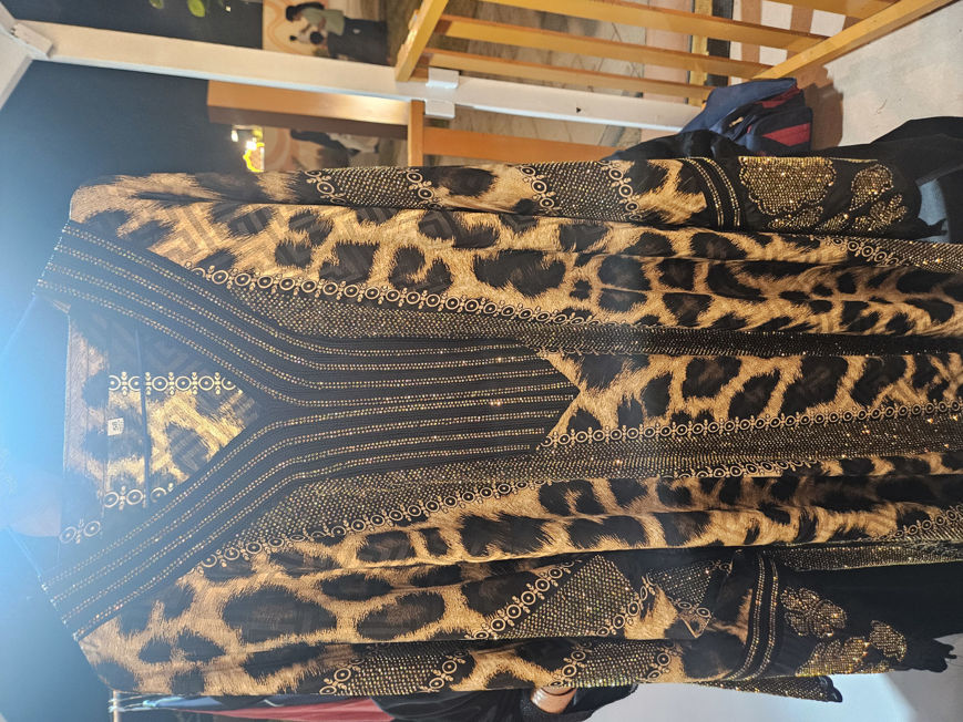 Picture of Clove kandora with silk pieces