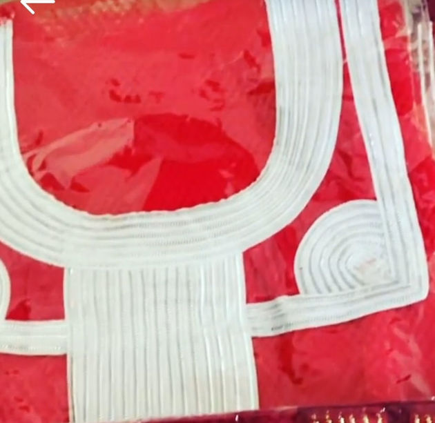 Picture of Pieces of silk in the palli