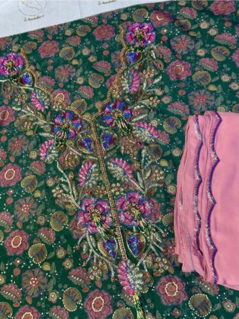 Picture of Mazrai cotton from doubt and necklace with Sheila