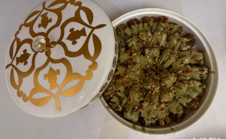 Picture of Premium dates with almonds