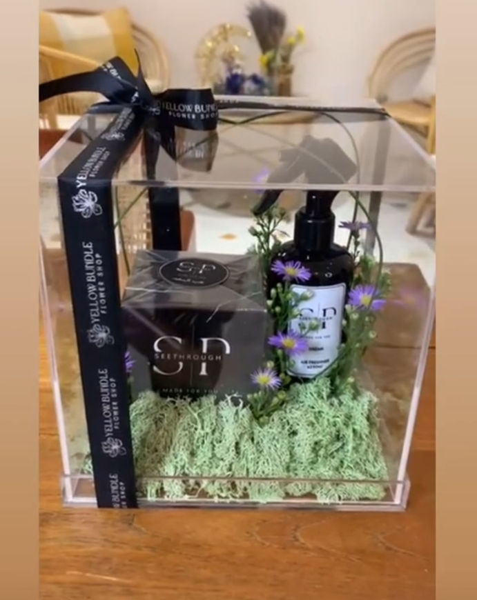 Picture of A gift from smoke with body spray