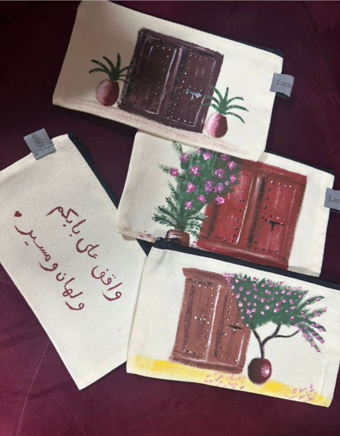 Picture of Clipboard drawing on canvas old door 