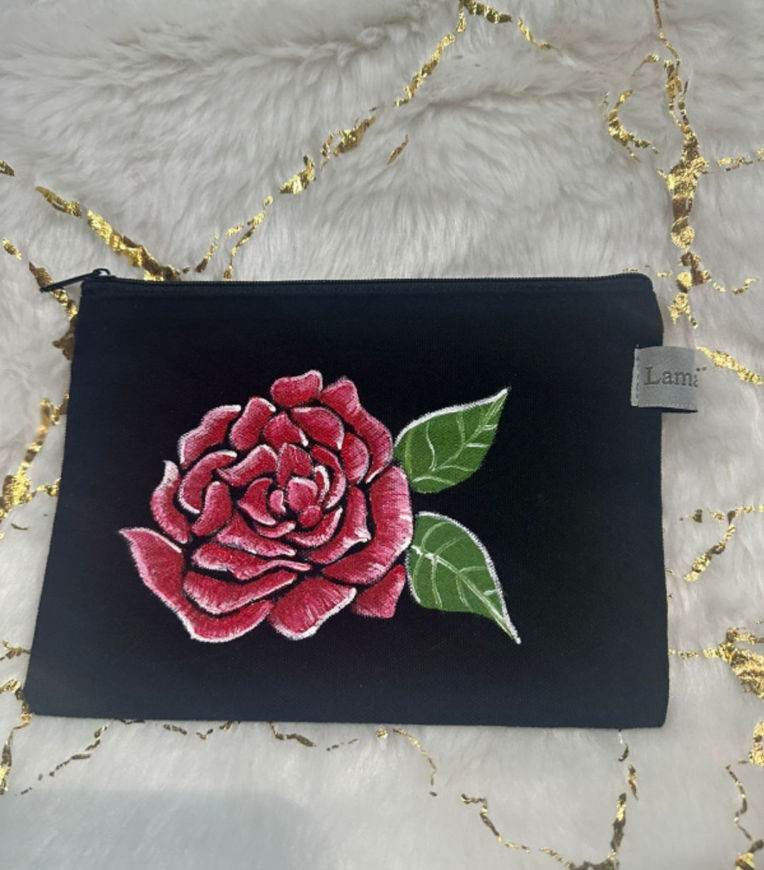 Picture of Multi-use diaper drawing on rose cloth