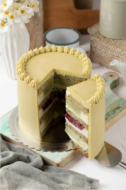 Picture of Pistachio raspberry signature cake 2k