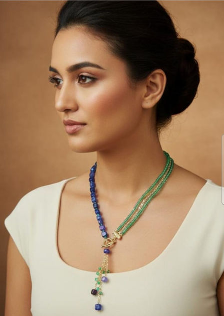 Picture of Necklace of Gemstones 
