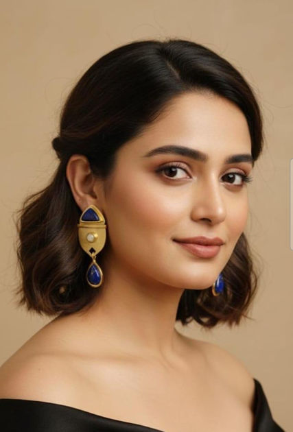 Picture of Golden earrings with blue