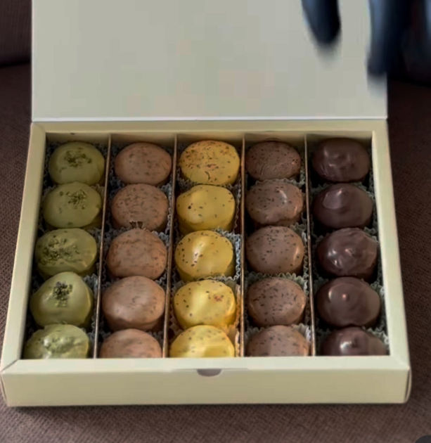 Picture of Mini cakes with various fillings