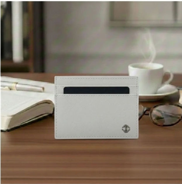 Picture of white wallet