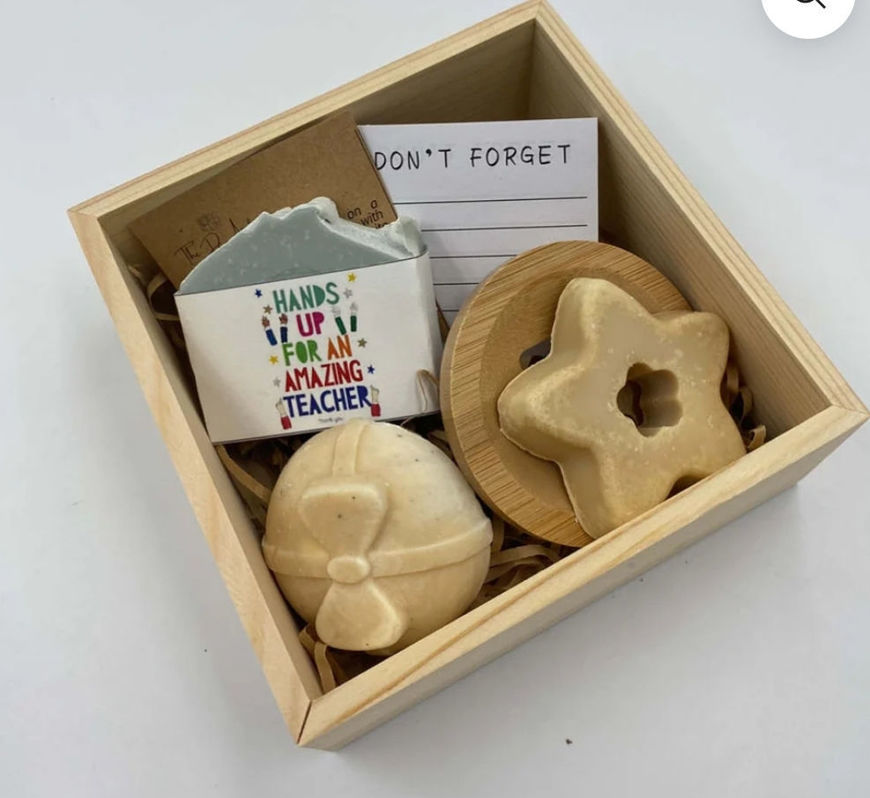 Picture of Hands-Up Teacher Gift Box – A Heartfelt Thank You