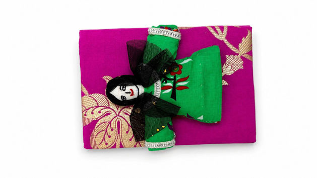 Picture of Hertage Notbook with a Doll Figure