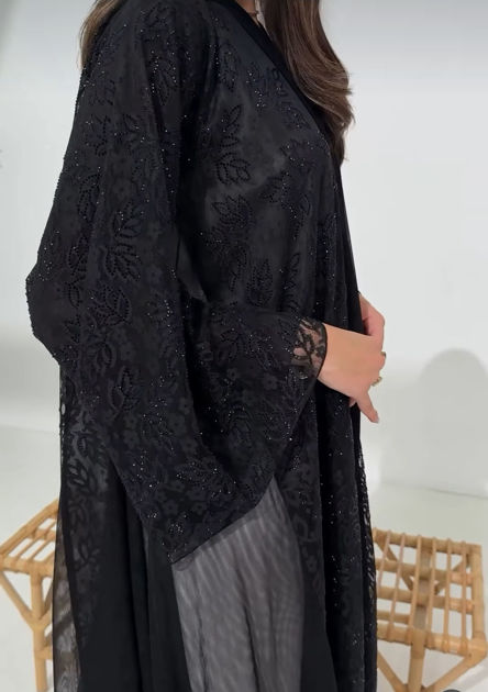Picture of French cloves Abaya