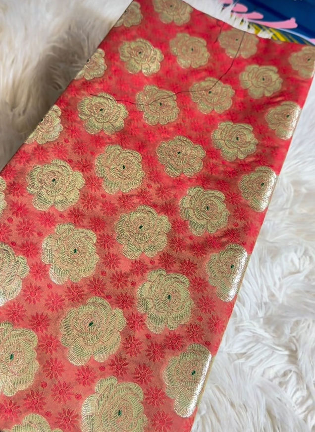 Picture of Silk with buttons