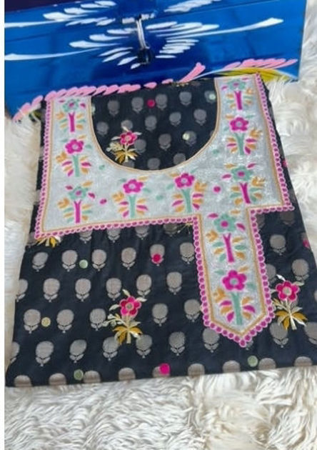 Picture of Soft silk black prism