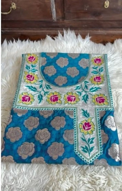 Picture of Soft silk blue prism 