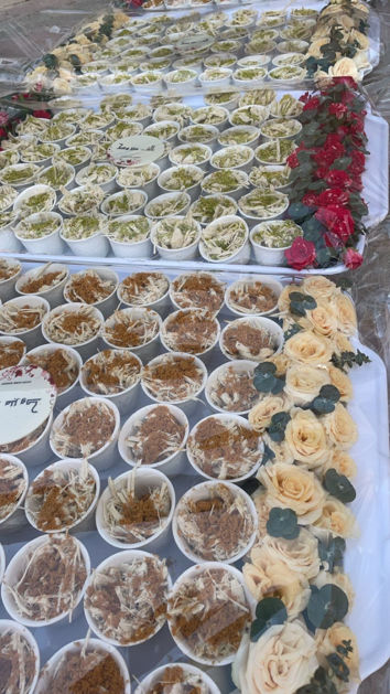 Picture of صنايا المناسبات 40الي50 فنجان رهش بالفستق واللوتس مع ورد 780