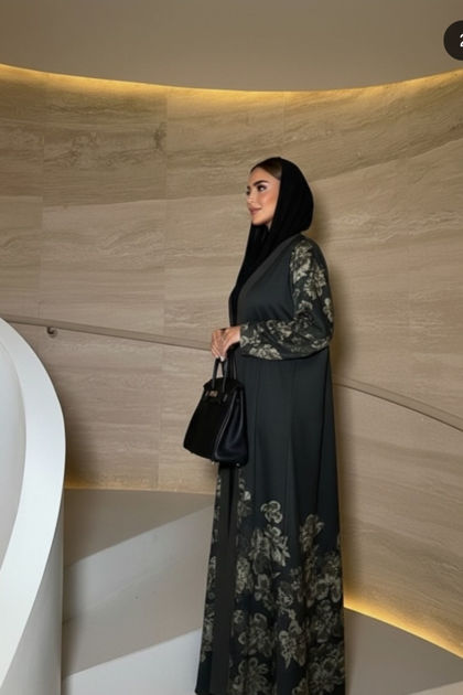 Picture of Abaya for trips in the courtyard with Sheila