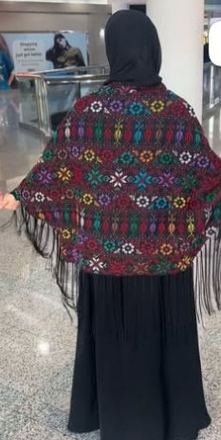 Picture of Embroidered shawl 