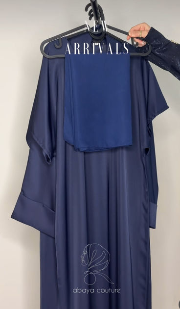Picture of Abaya with dress and sheila 